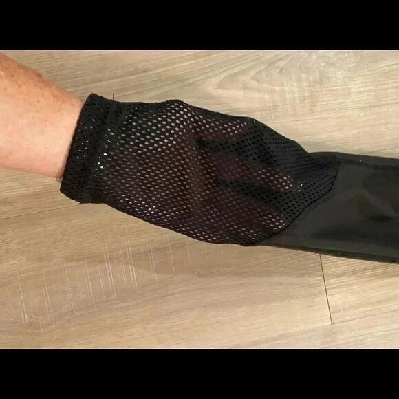 BUNDLE Workout top and bottom - Picture 5 of 7